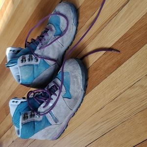 Merrell Women's Hiking Boots Size 9